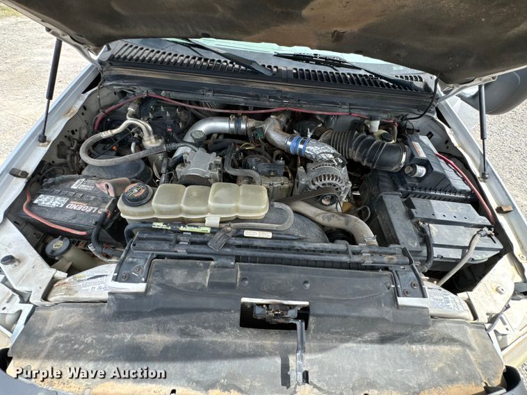 image for item DX0742 2000 Ford F450 Super Duty dump truck