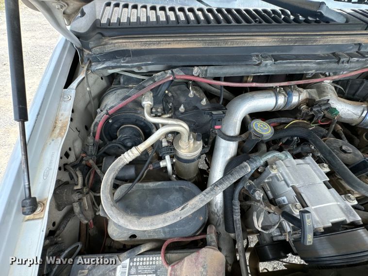 image for item DX0742 2000 Ford F450 Super Duty dump truck