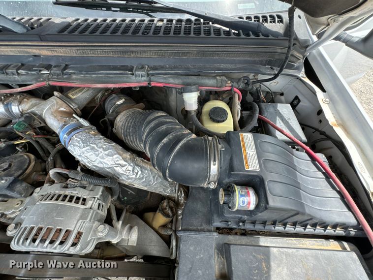 image for item DX0742 2000 Ford F450 Super Duty dump truck