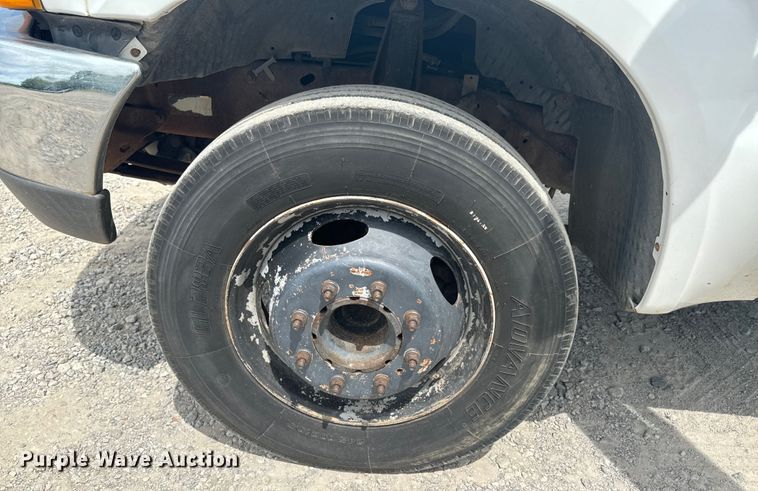 image for item DX0742 2000 Ford F450 Super Duty dump truck