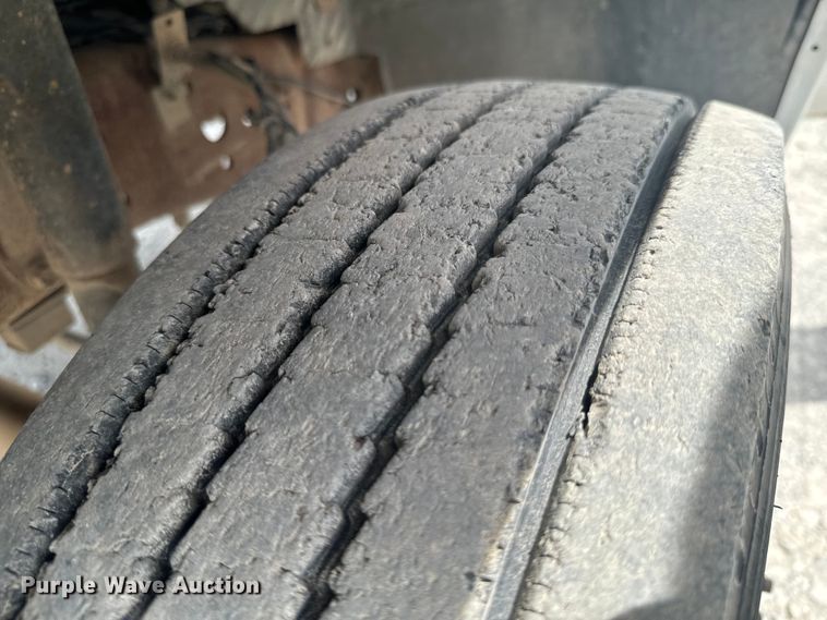 image for item DX0742 2000 Ford F450 Super Duty dump truck