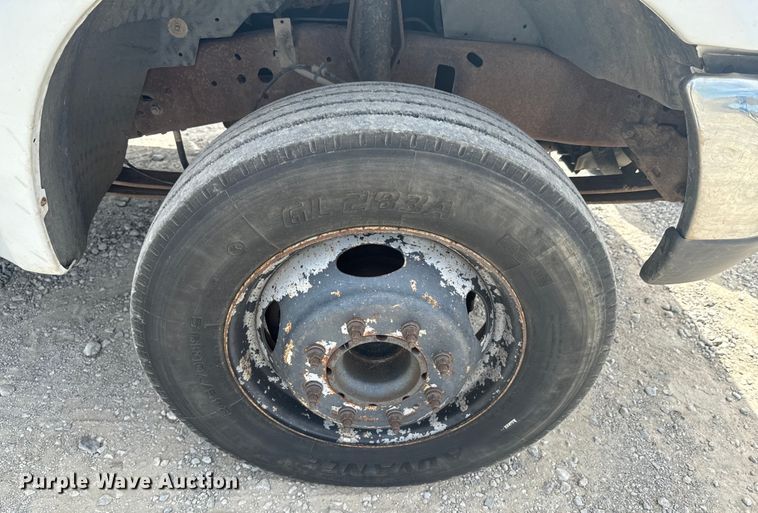 image for item DX0742 2000 Ford F450 Super Duty dump truck