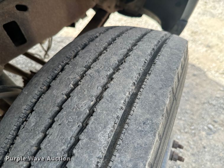 image for item DX0742 2000 Ford F450 Super Duty dump truck