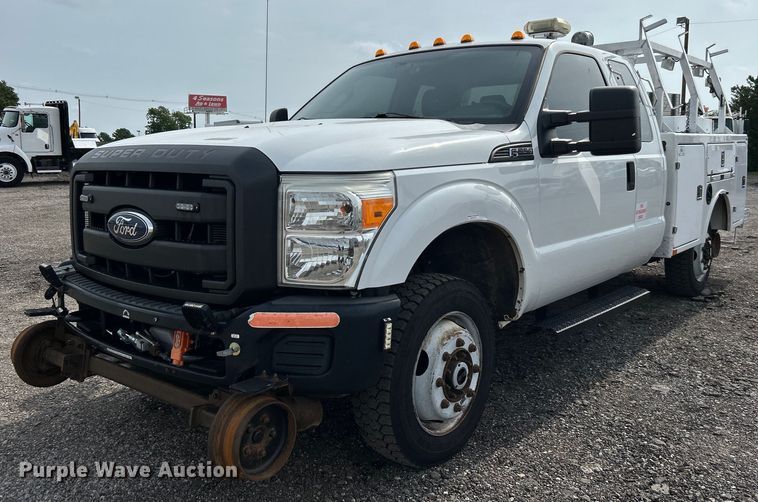 image for item EG0674 2011 Ford F350 Super Duty  SuperCab utility bed pickup truck
