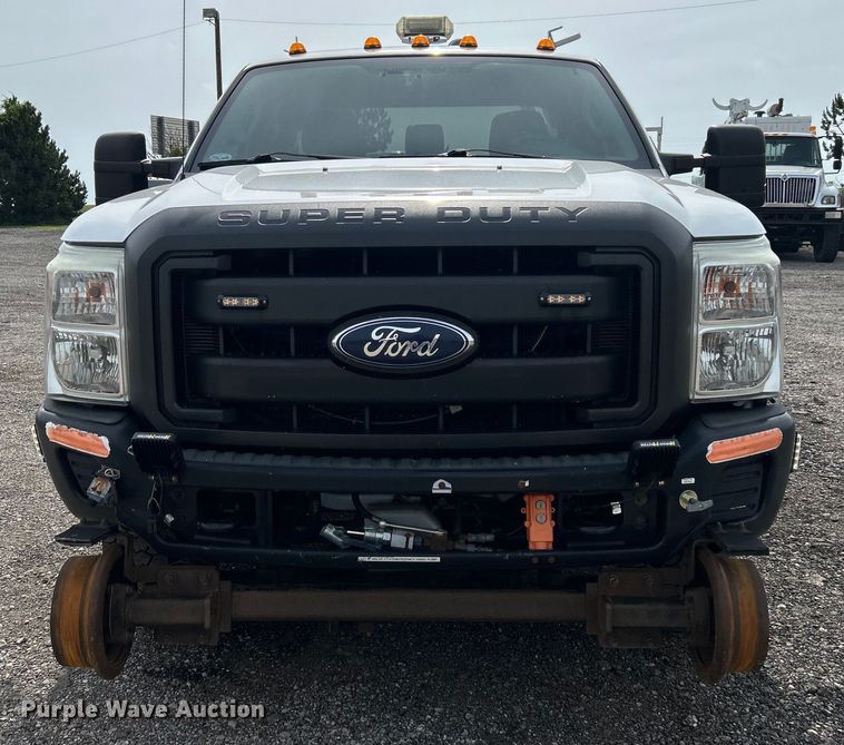 image for item EG0674 2011 Ford F350 Super Duty  SuperCab utility bed pickup truck