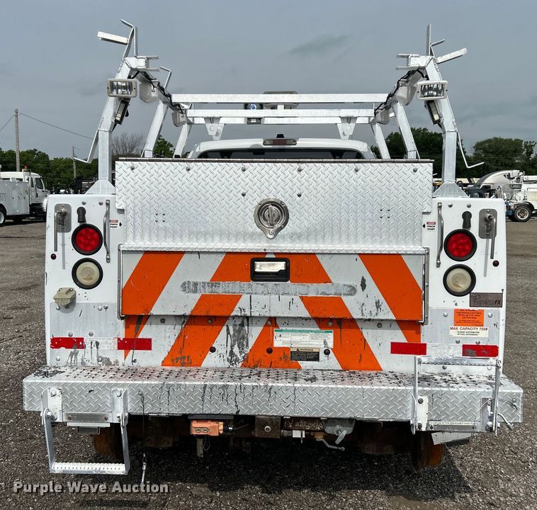 image for item EG0674 2011 Ford F350 Super Duty  SuperCab utility bed pickup truck