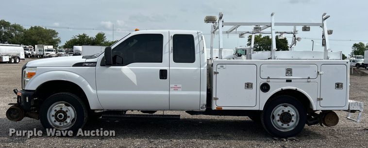 image for item EG0674 2011 Ford F350 Super Duty  SuperCab utility bed pickup truck