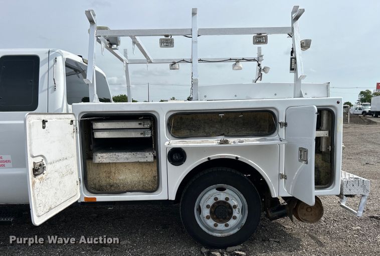 image for item EG0674 2011 Ford F350 Super Duty  SuperCab utility bed pickup truck