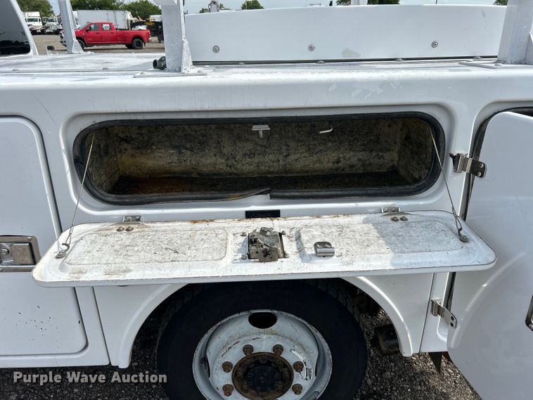 image for item EG0674 2011 Ford F350 Super Duty  SuperCab utility bed pickup truck