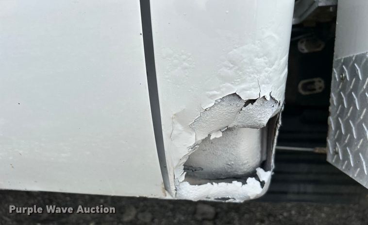 image for item EG0674 2011 Ford F350 Super Duty  SuperCab utility bed pickup truck