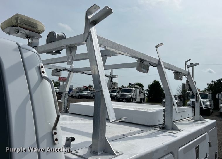 image for item EG0674 2011 Ford F350 Super Duty  SuperCab utility bed pickup truck