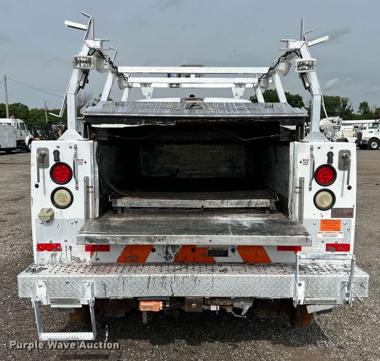 image for item EG0674 2011 Ford F350 Super Duty  SuperCab utility bed pickup truck