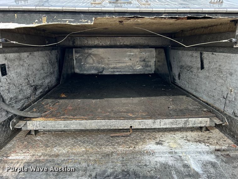 image for item EG0674 2011 Ford F350 Super Duty  SuperCab utility bed pickup truck