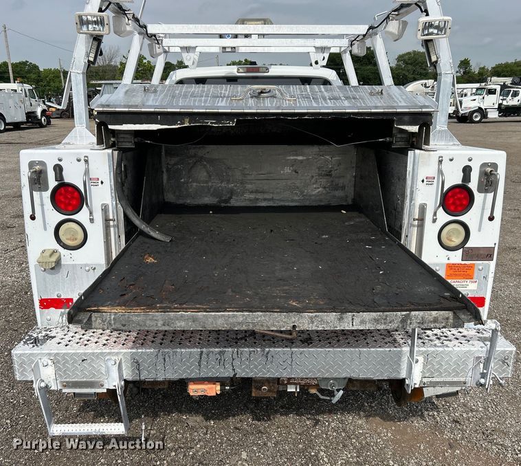image for item EG0674 2011 Ford F350 Super Duty  SuperCab utility bed pickup truck