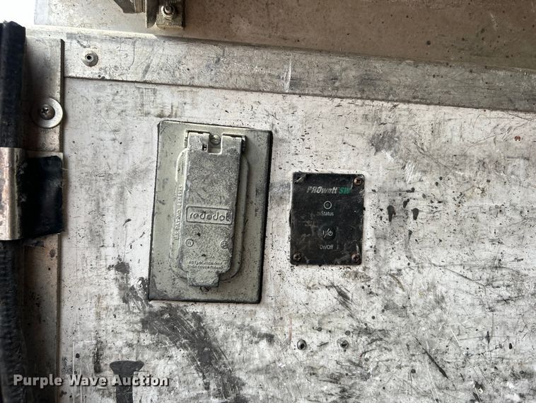 image for item EG0674 2011 Ford F350 Super Duty  SuperCab utility bed pickup truck