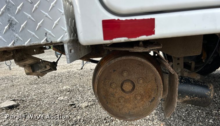 image for item EG0674 2011 Ford F350 Super Duty  SuperCab utility bed pickup truck