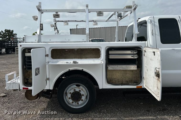 image for item EG0674 2011 Ford F350 Super Duty  SuperCab utility bed pickup truck