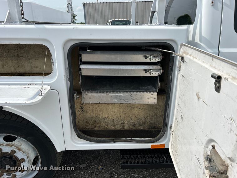 image for item EG0674 2011 Ford F350 Super Duty  SuperCab utility bed pickup truck