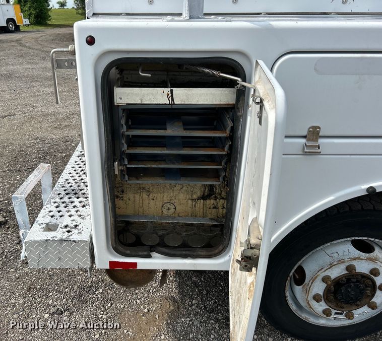 image for item EG0674 2011 Ford F350 Super Duty  SuperCab utility bed pickup truck