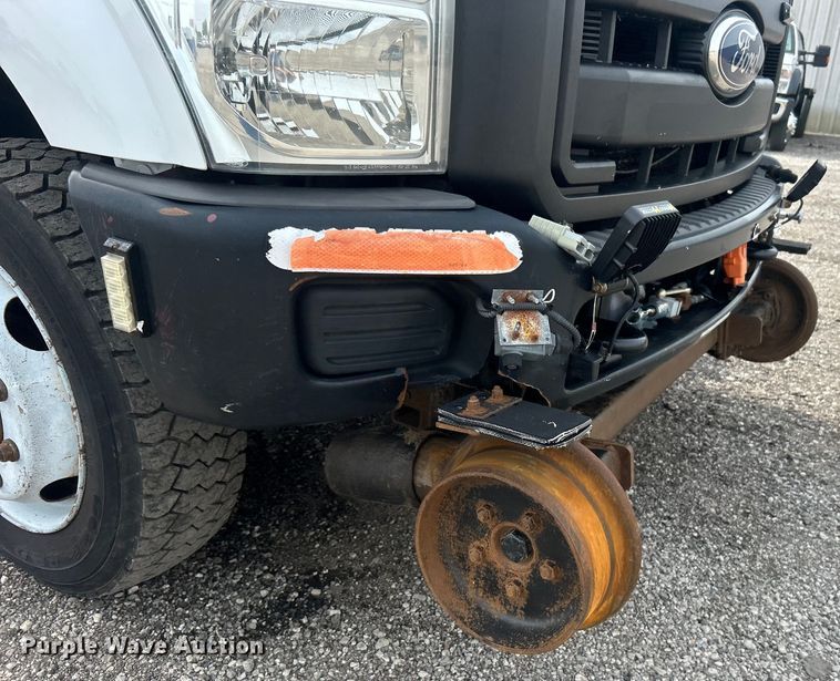 image for item EG0674 2011 Ford F350 Super Duty  SuperCab utility bed pickup truck