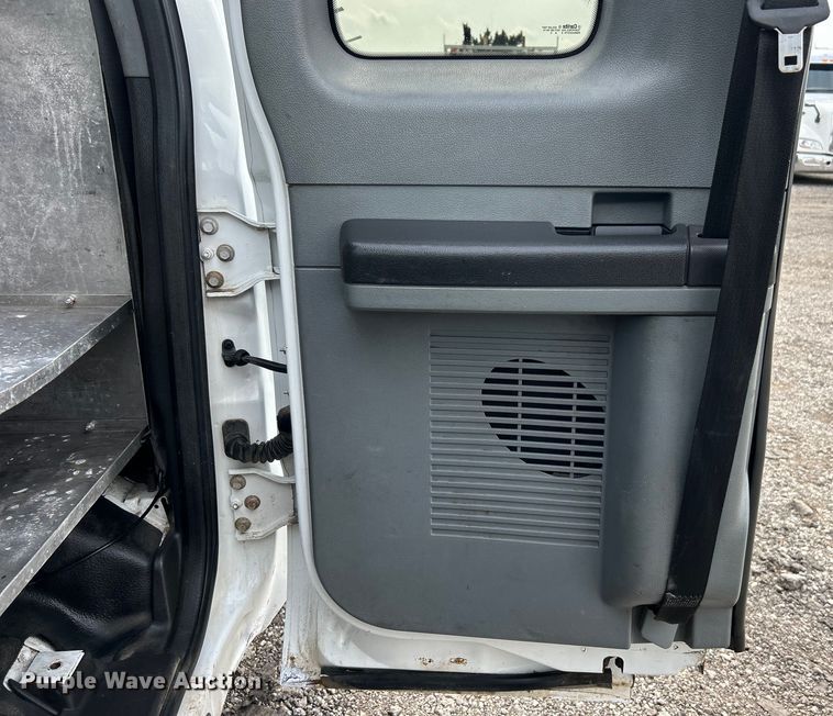 image for item EG0674 2011 Ford F350 Super Duty  SuperCab utility bed pickup truck