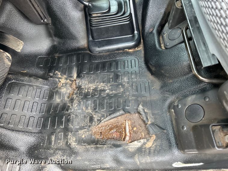 image for item EG0674 2011 Ford F350 Super Duty  SuperCab utility bed pickup truck