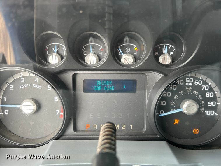 image for item EG0674 2011 Ford F350 Super Duty  SuperCab utility bed pickup truck