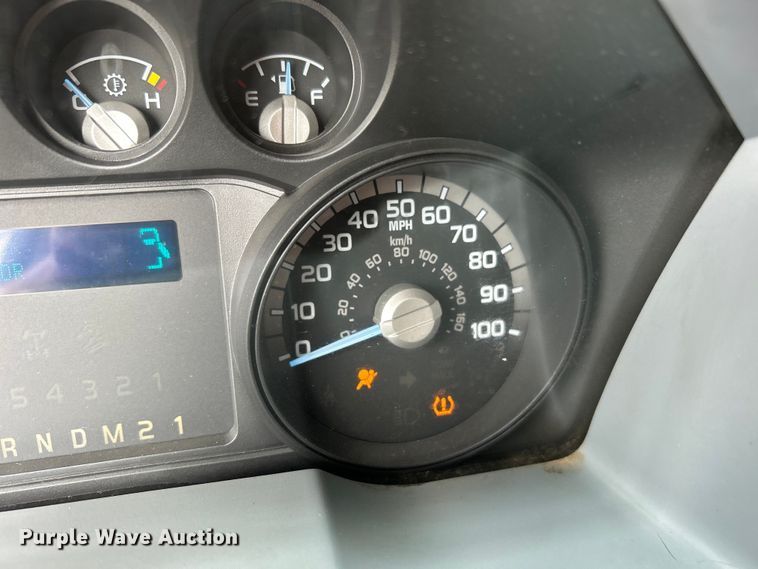 image for item EG0674 2011 Ford F350 Super Duty  SuperCab utility bed pickup truck