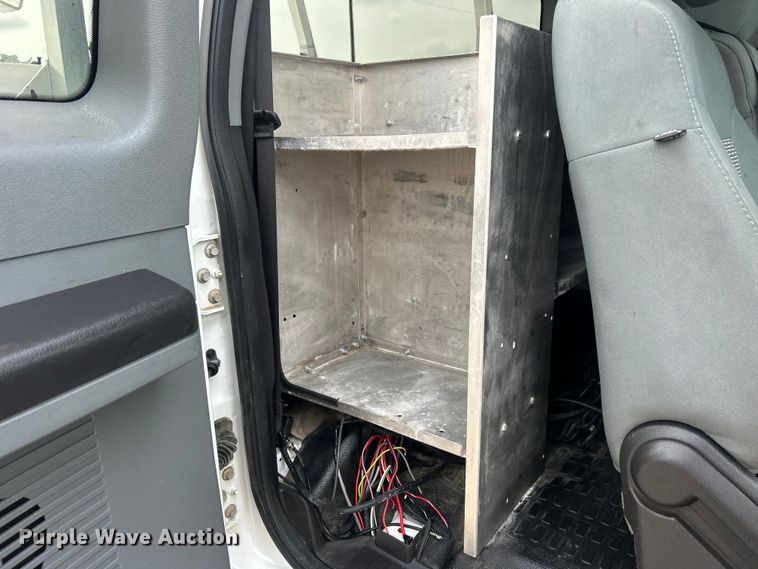 image for item EG0674 2011 Ford F350 Super Duty  SuperCab utility bed pickup truck