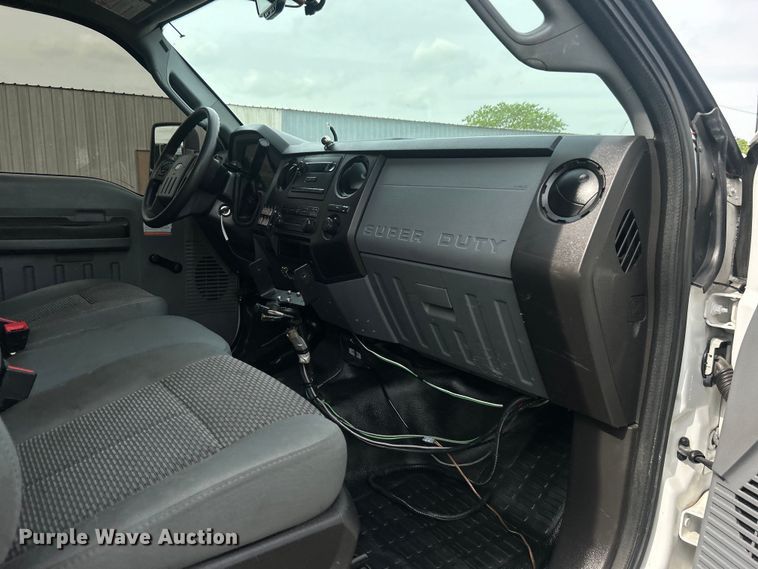 image for item EG0674 2011 Ford F350 Super Duty  SuperCab utility bed pickup truck