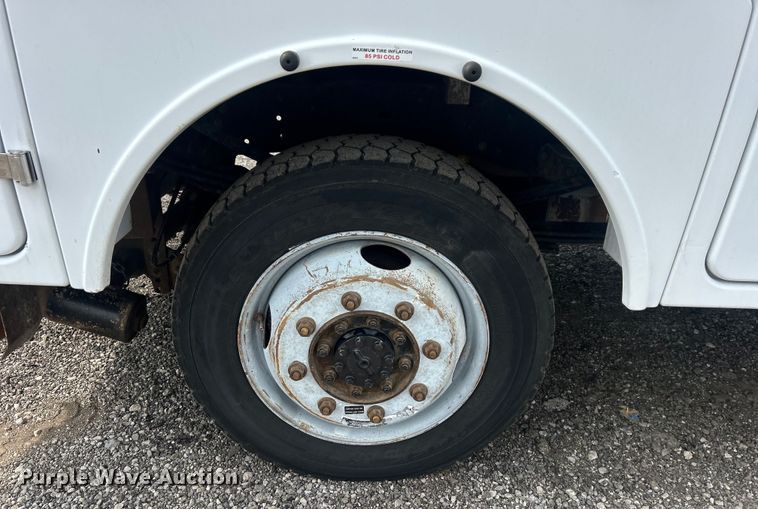 image for item EG0674 2011 Ford F350 Super Duty  SuperCab utility bed pickup truck