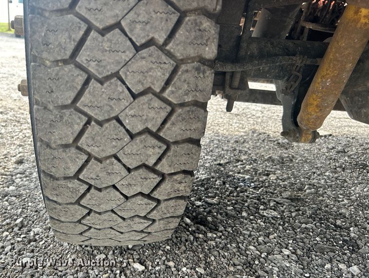 image for item EG0674 2011 Ford F350 Super Duty  SuperCab utility bed pickup truck