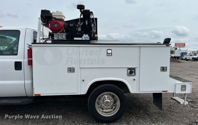 image for item EG0675 2014 Ford F450 Super Duty  utility / service truck