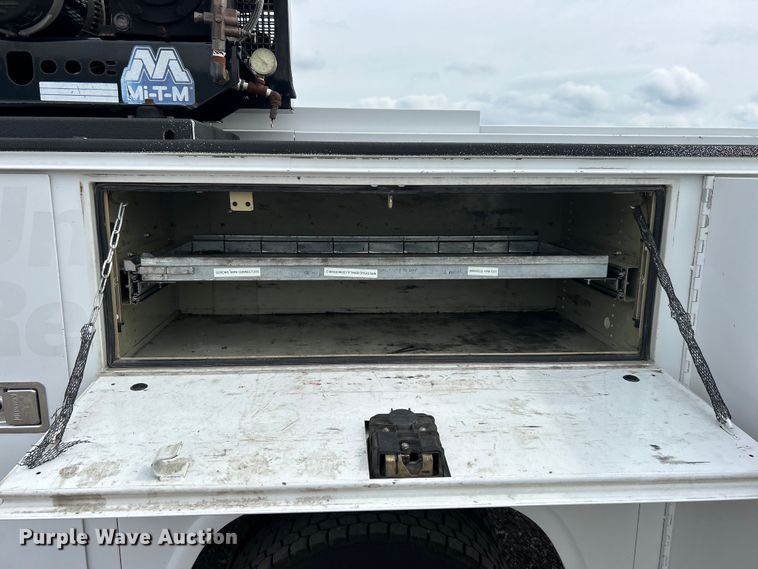 image for item EG0675 2014 Ford F450 Super Duty  utility / service truck