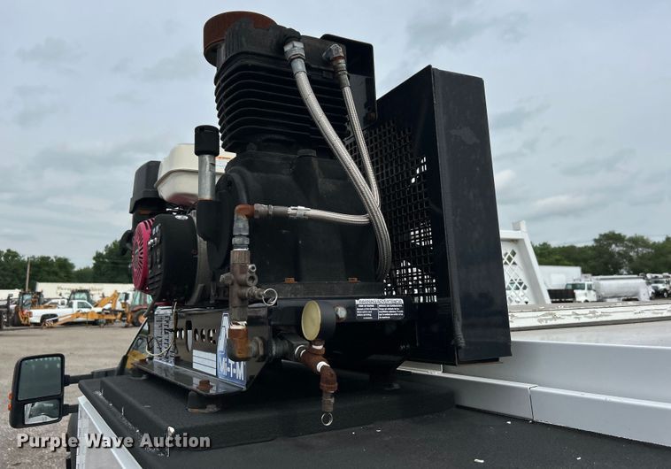 image for item EG0675 2014 Ford F450 Super Duty  utility / service truck