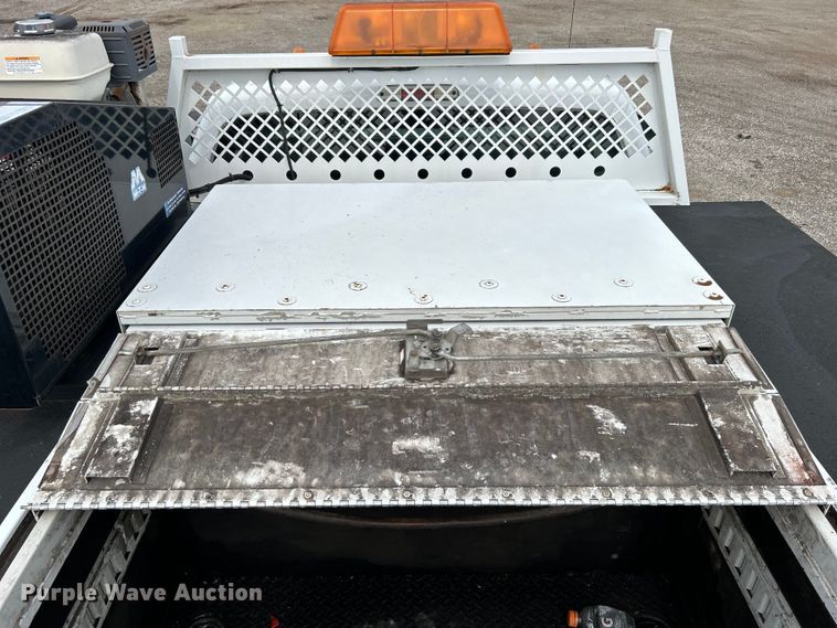 image for item EG0675 2014 Ford F450 Super Duty  utility / service truck