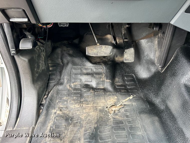 image for item EG0675 2014 Ford F450 Super Duty  utility / service truck