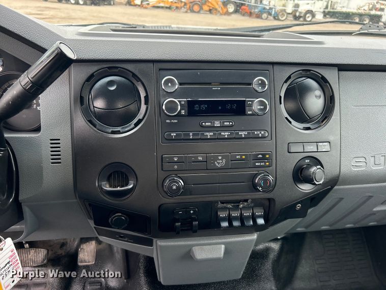 image for item EG0675 2014 Ford F450 Super Duty  utility / service truck