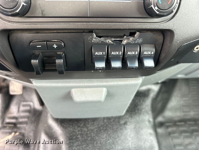 image for item EG0675 2014 Ford F450 Super Duty  utility / service truck