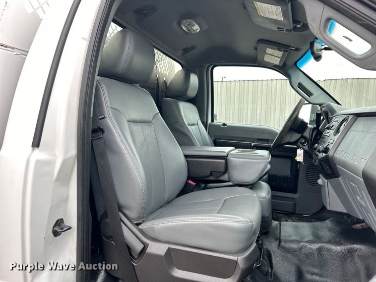 image for item EG0675 2014 Ford F450 Super Duty  utility / service truck