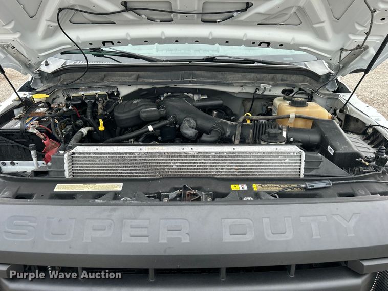 image for item EG0675 2014 Ford F450 Super Duty  utility / service truck