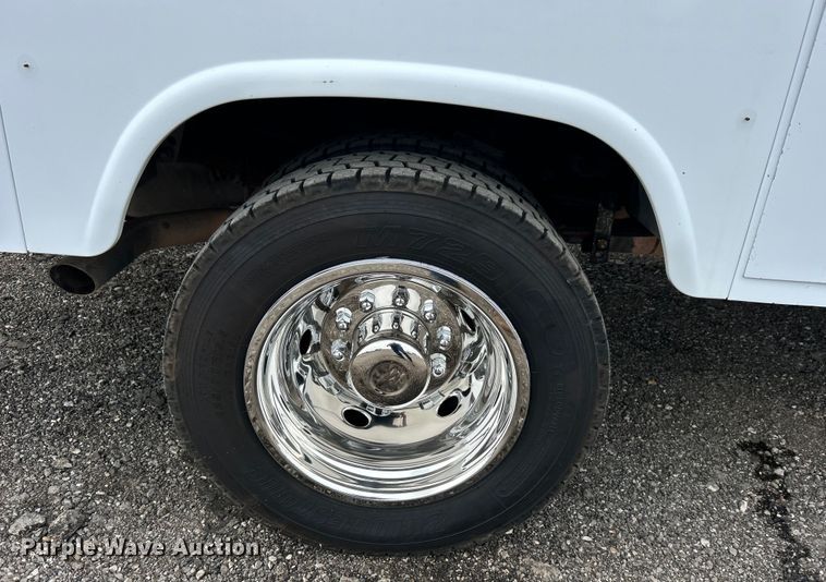 image for item EG0675 2014 Ford F450 Super Duty  utility / service truck