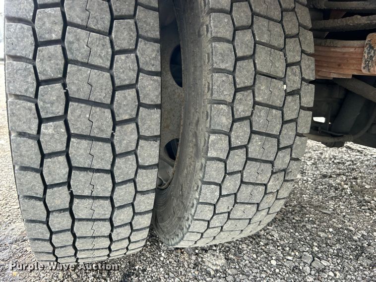 image for item EG0675 2014 Ford F450 Super Duty  utility / service truck