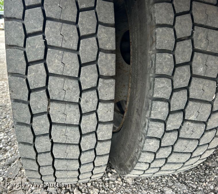 image for item EG0675 2014 Ford F450 Super Duty  utility / service truck