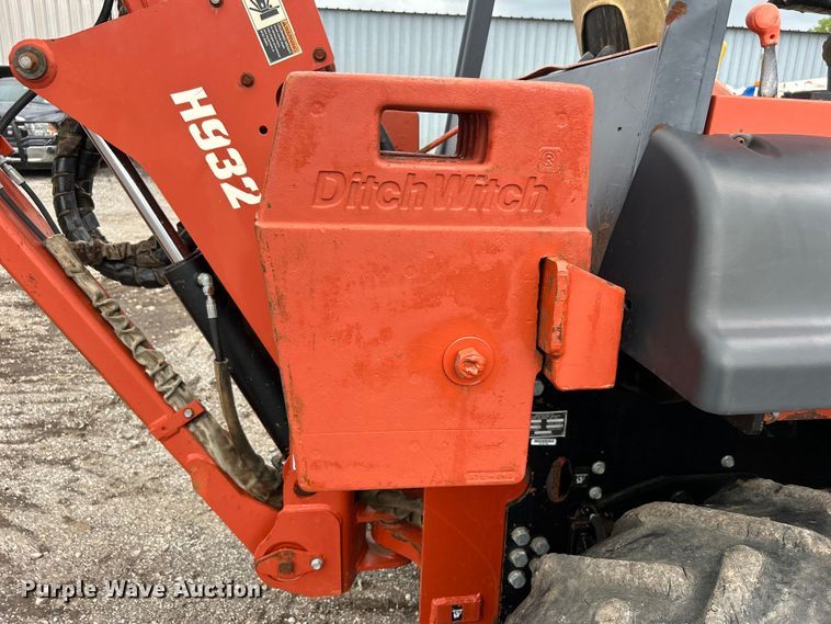 image for item EG0692 2001 Ditch Witch  RT90H cable plow
