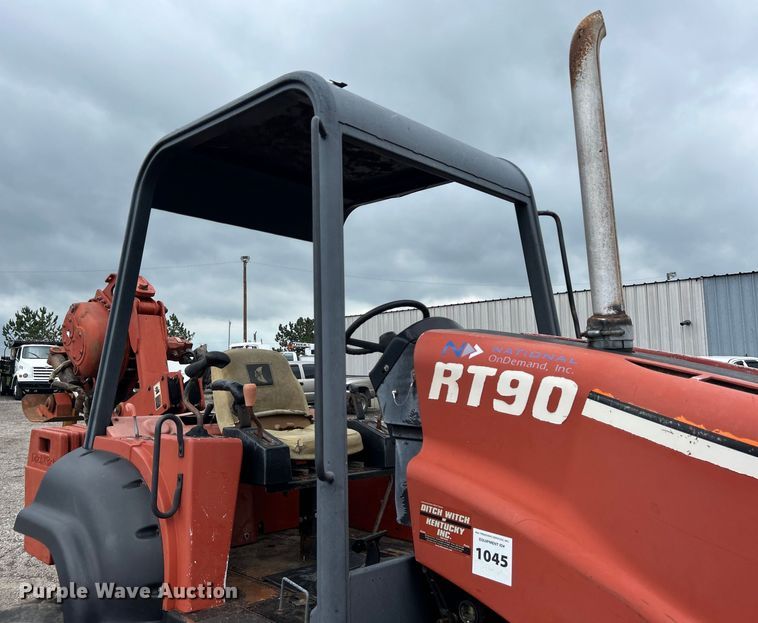 image for item EG0692 2001 Ditch Witch  RT90H cable plow