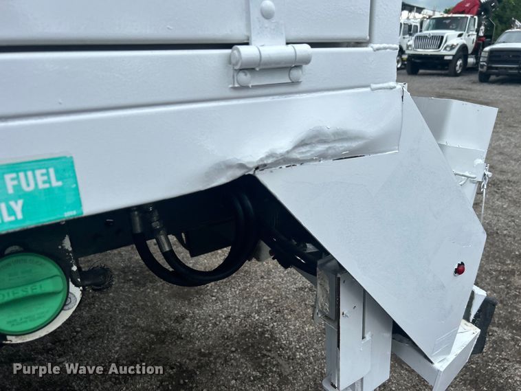 image for item EG0694 2015 Ford F550 Super Duty Crew Cab utility / service truck