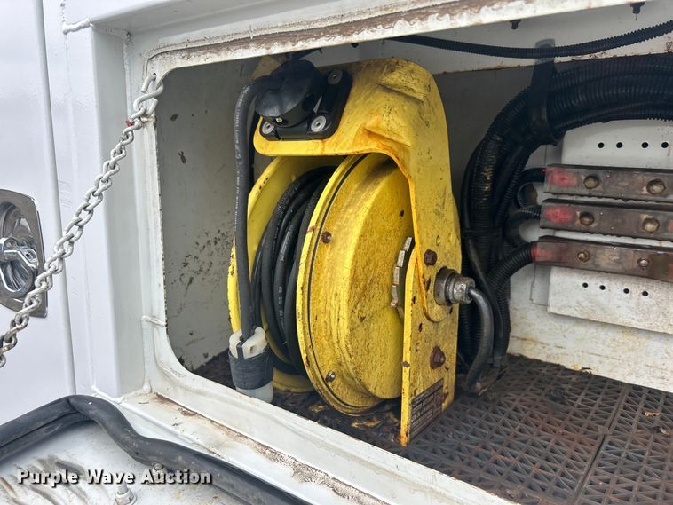 image for item EG0694 2015 Ford F550 Super Duty Crew Cab utility / service truck