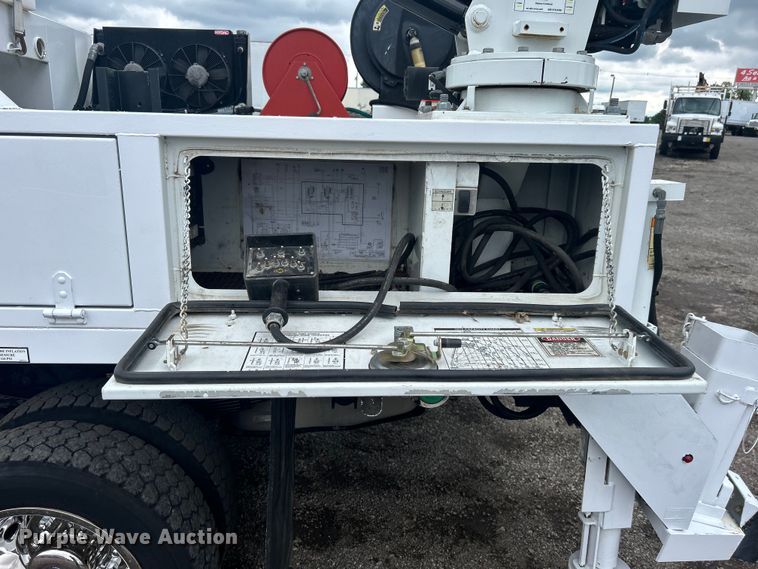 image for item EG0694 2015 Ford F550 Super Duty Crew Cab utility / service truck