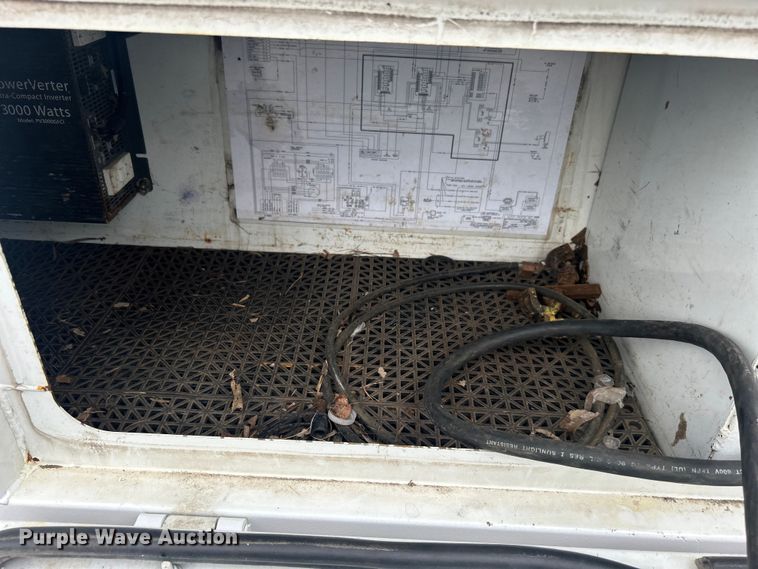 image for item EG0694 2015 Ford F550 Super Duty Crew Cab utility / service truck